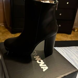 Black boots from fashion nova